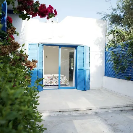 Pebbles Beach - 1 Bdr, Sleeps 3, Free Wifi
